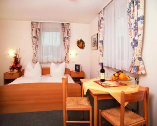 Gasthof Zur Krone Denkendorf  Habitación foto